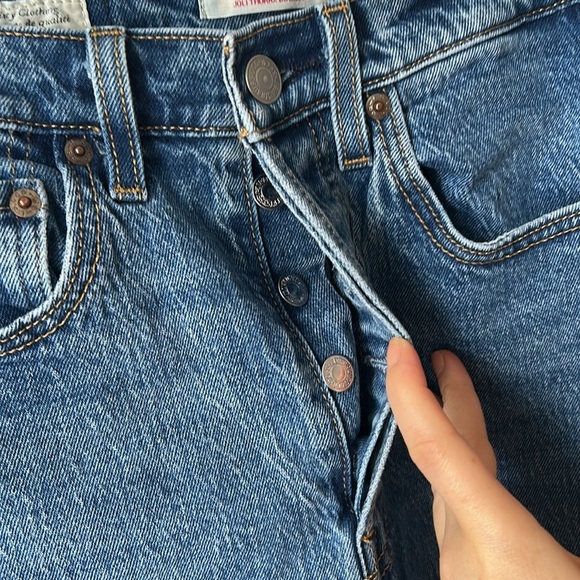Levi’s Ribcage Boot cut Jeans in Medium Blue Wash size 24 button fly high rise - Picture 3 of 8
